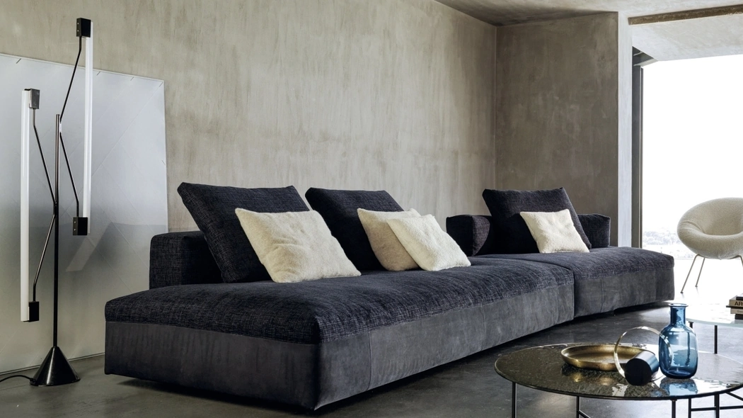 Divano lineare Glow-In di Desirèe