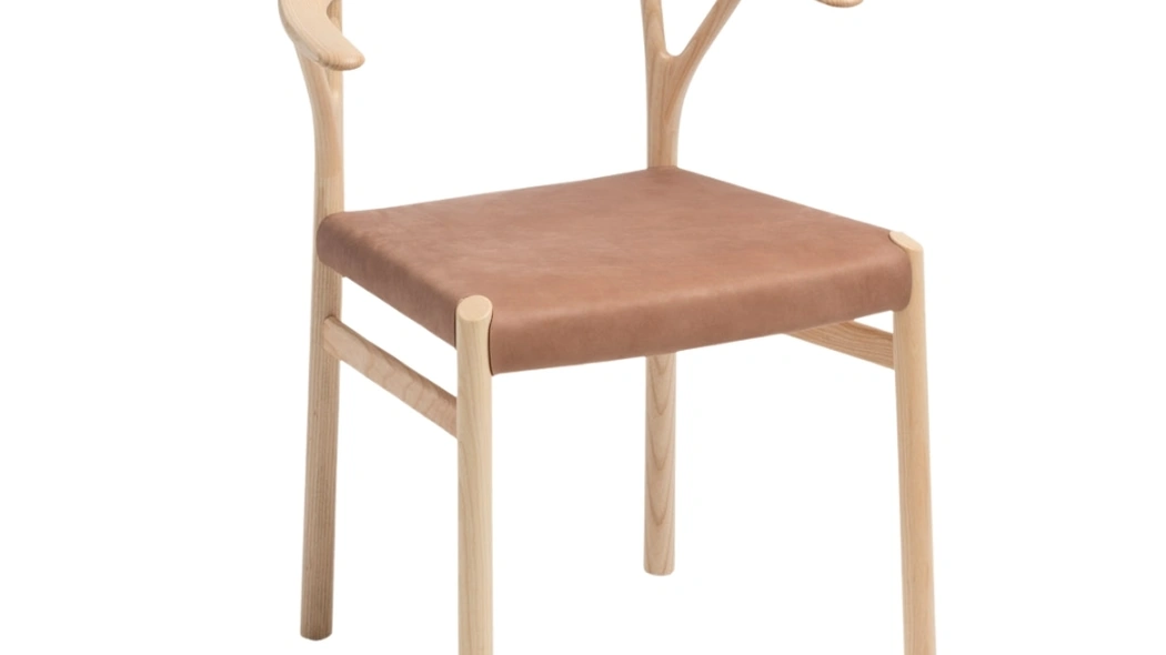 Sedia Oslo in legno con seduta in cuoio di Midj