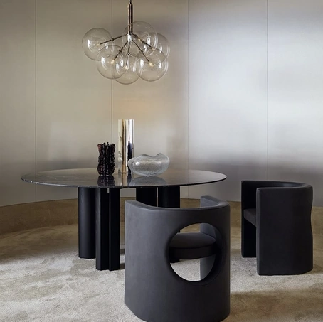 Tavolo Simpòdio W in marmo con base in massello di frassino di Gallotti&Radice