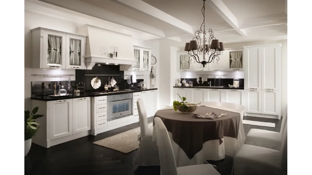 Cucina Classica lineare in laccato finitura Neve con top in marmo nero Sweet Kitchen Classic Melody di Callesella
