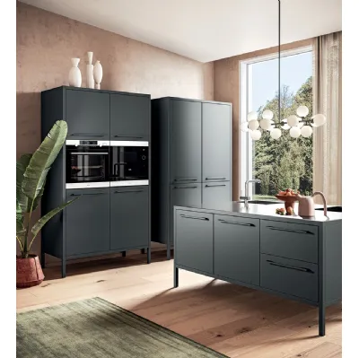 Cucina Moderne Frame Collone in metallo verniciato e feniture in lamiera di Fantin
