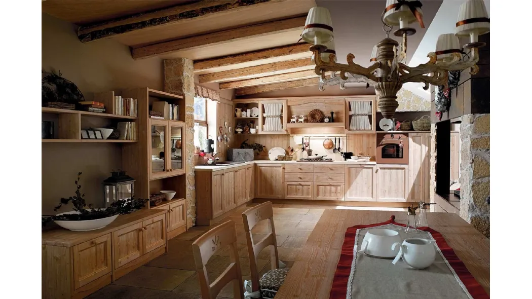 Cucina angolare su misura in legno con pensili in vetro Everyday Fieno Talcato 01 di Callesella