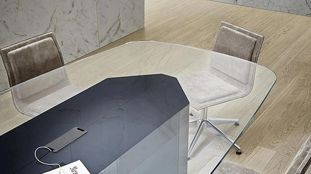 Scrivania operativa Akim di Gallotti&Radice