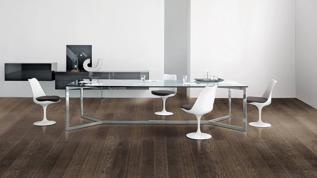 Scrivania operativa Carlomagno in cristallo con base in acciaio inox di Gallotti&Radice