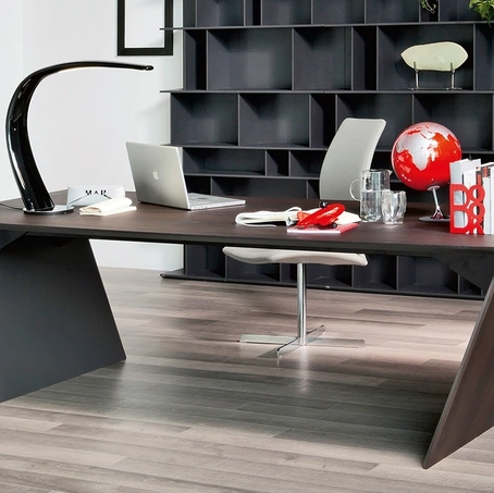 Scrivania Direzionale Vega in acciaio rivestita in legno di Cattelan Italia